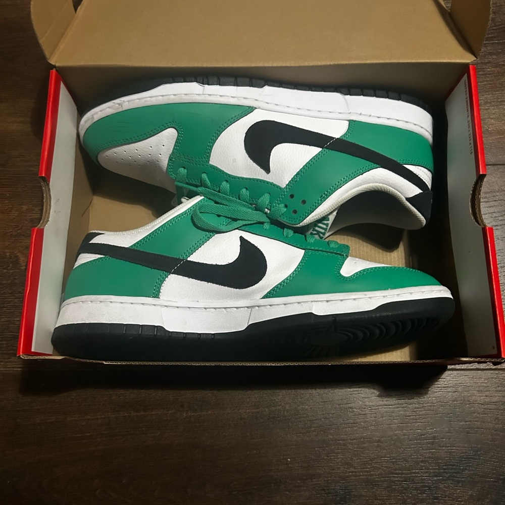 Nike low dunks